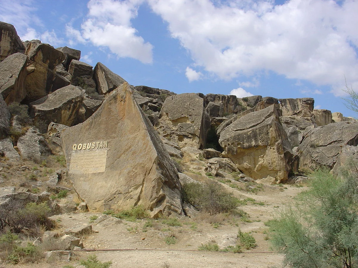 1200px-Qobustan