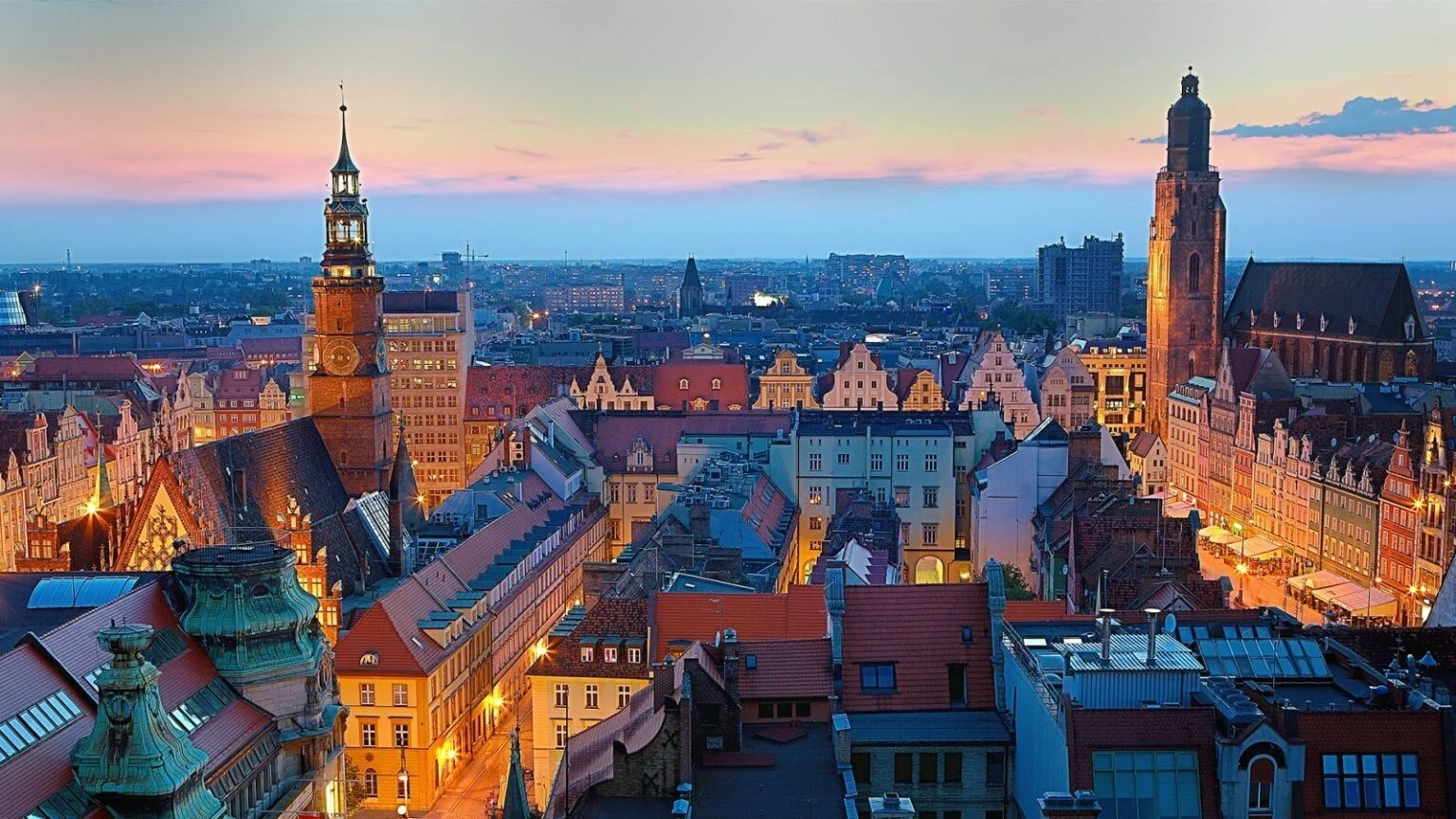 Varsavia-panorama-della-capitale-della-Polonia-1536x864-1