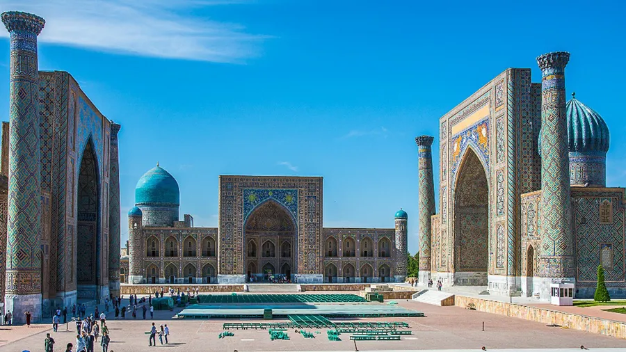 sunny-day-registon-square-samarkand-ns29lz2doeooxlsx
