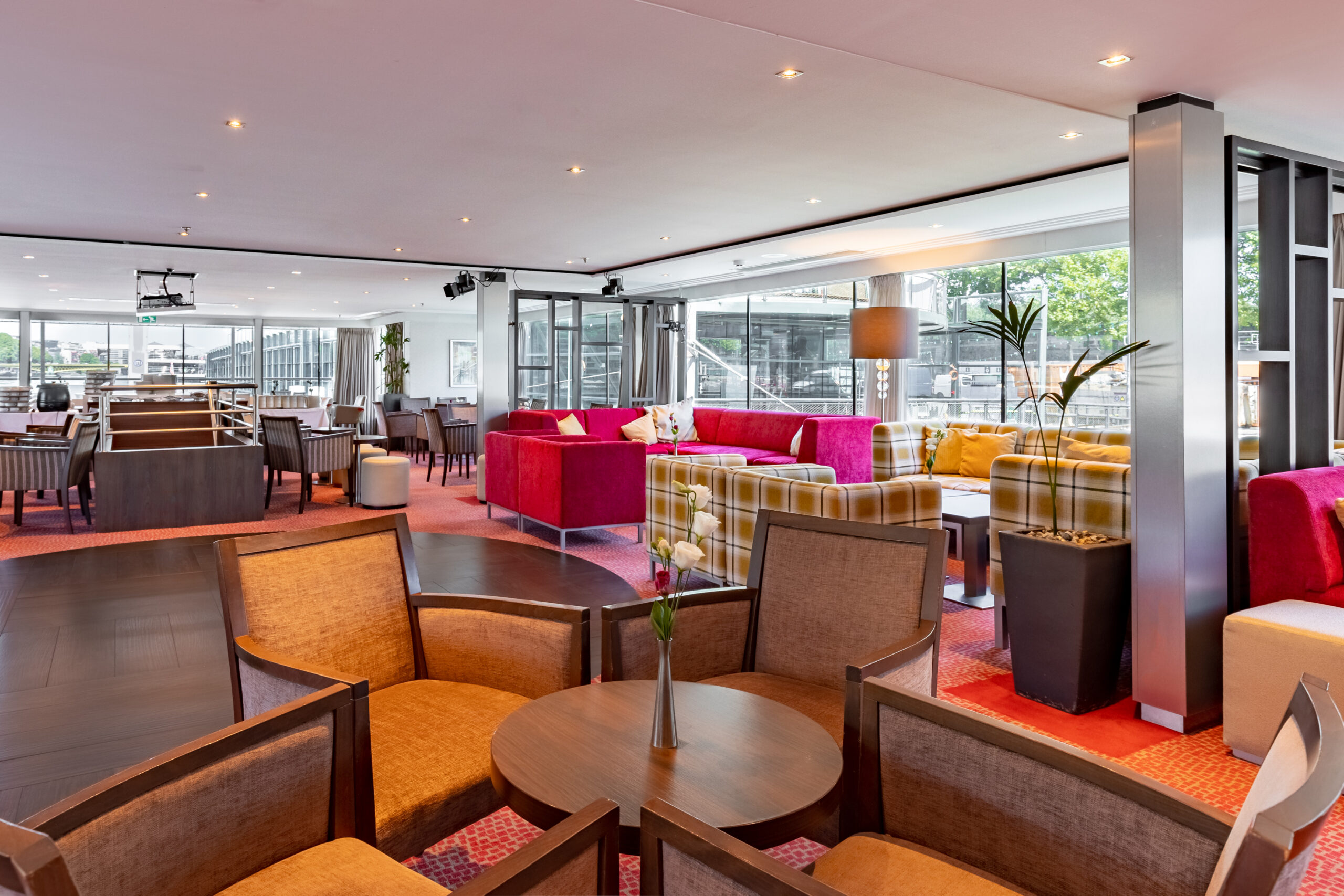 Monarch Countess_Lounge (5)