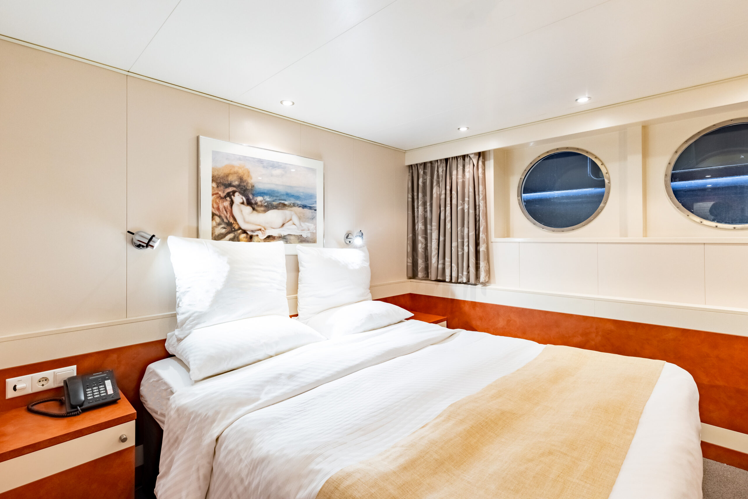 River Sapphire_Cabin (19)