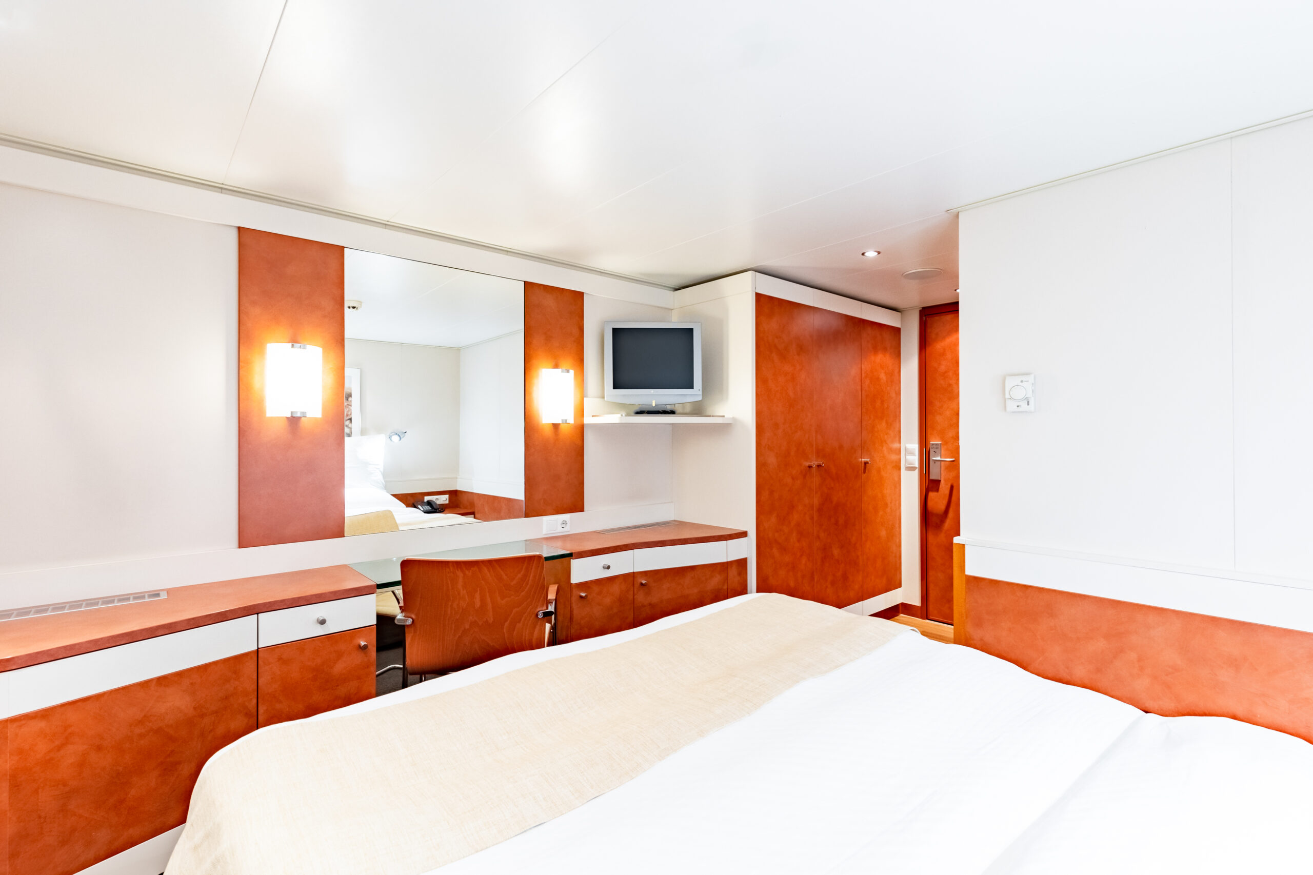 River Sapphire_Cabin (22)