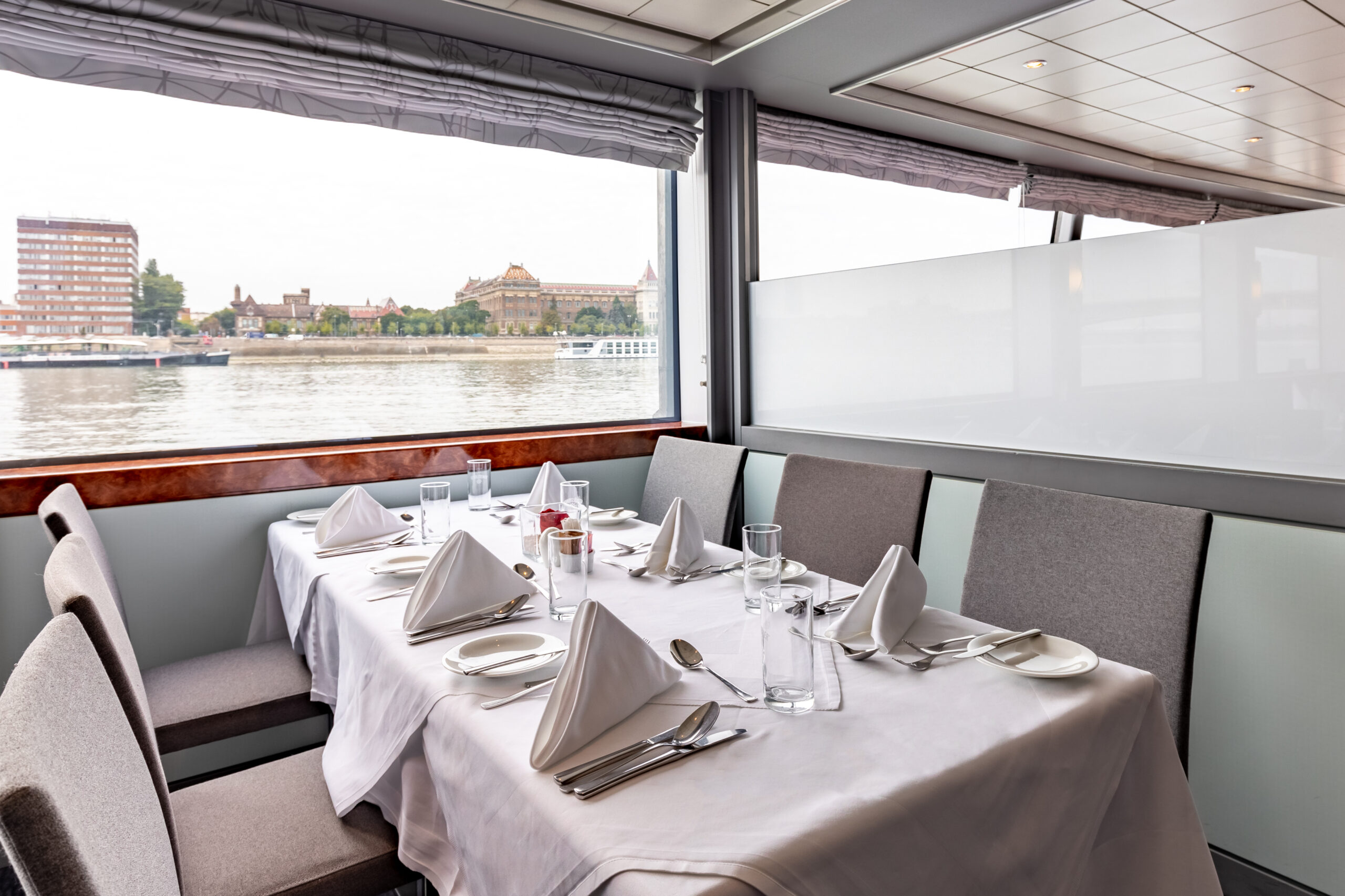 River Sapphire_Restaurant (7)